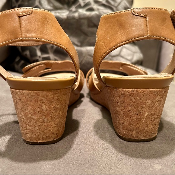 Clarks Unstructured Adjustable Strap Strap Wedge Sandals. Size 7 1/2 - Picture 5 of 11